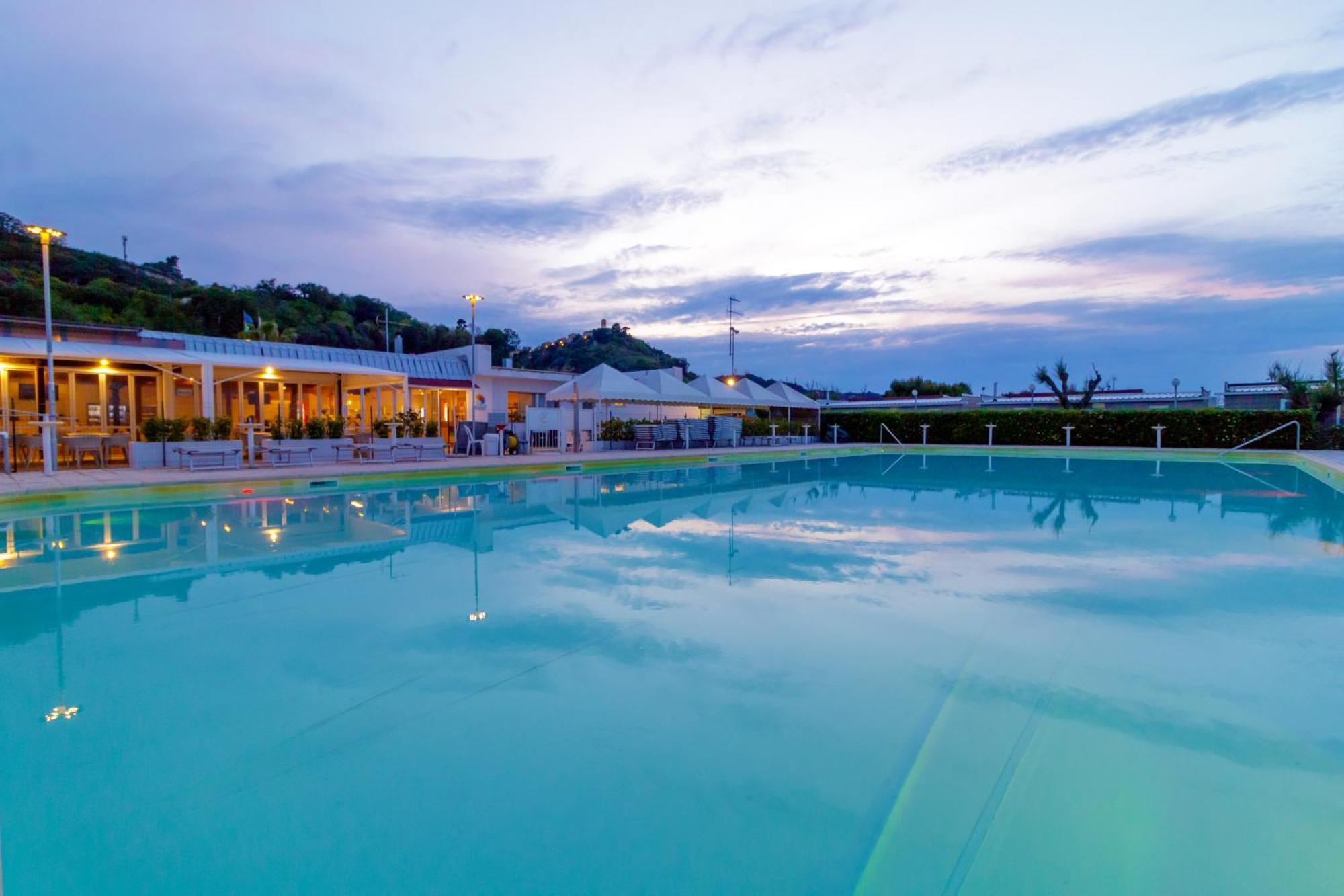 Girasole Eco Family Village Marina Palmense Bagian luar foto