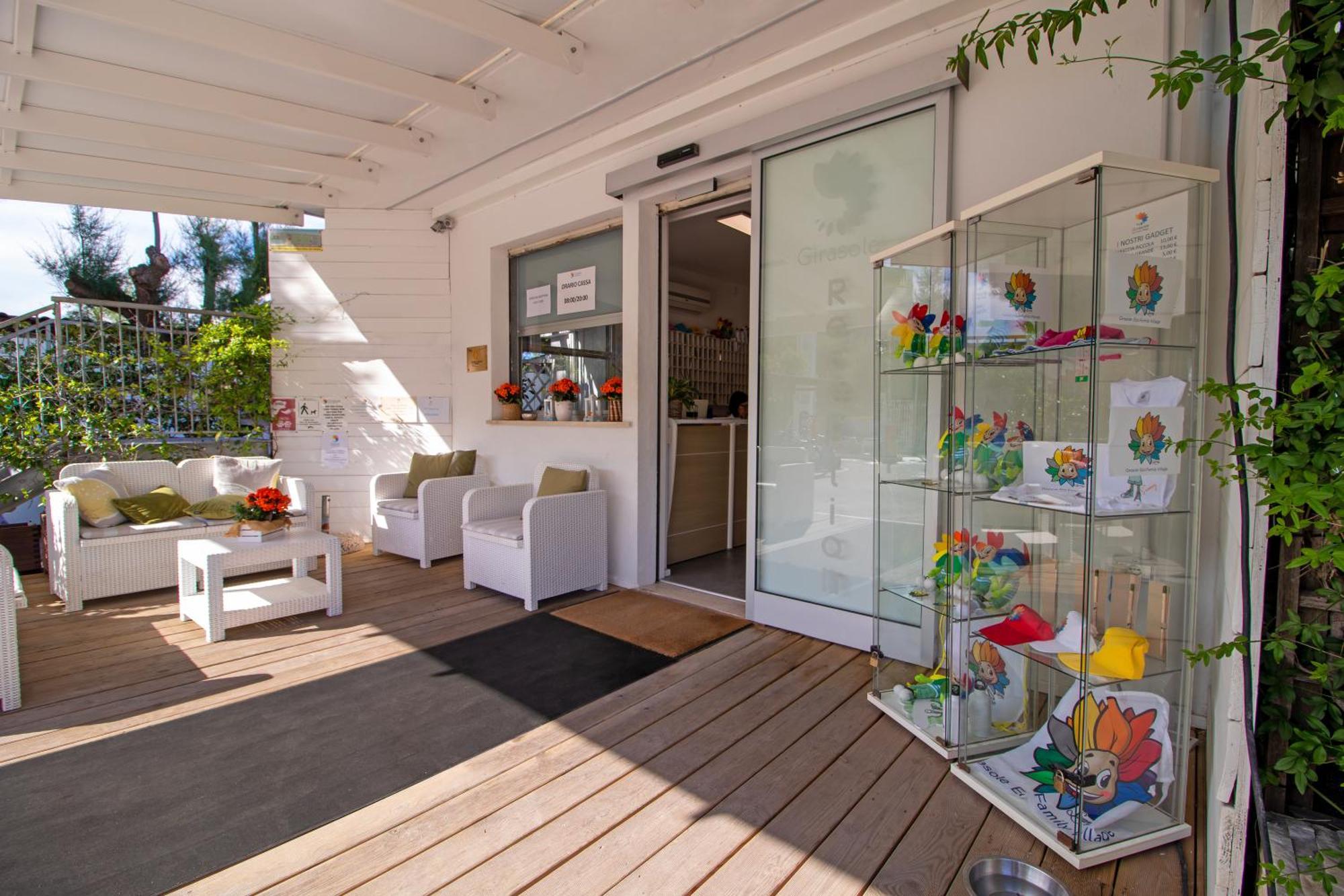 Girasole Eco Family Village Marina Palmense Bagian luar foto